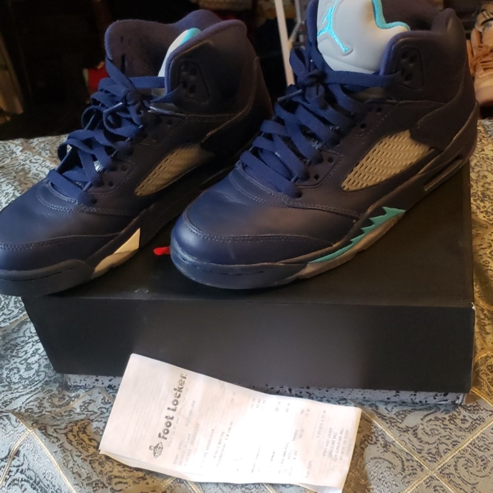 Sneakers - Picture 2 of 3
